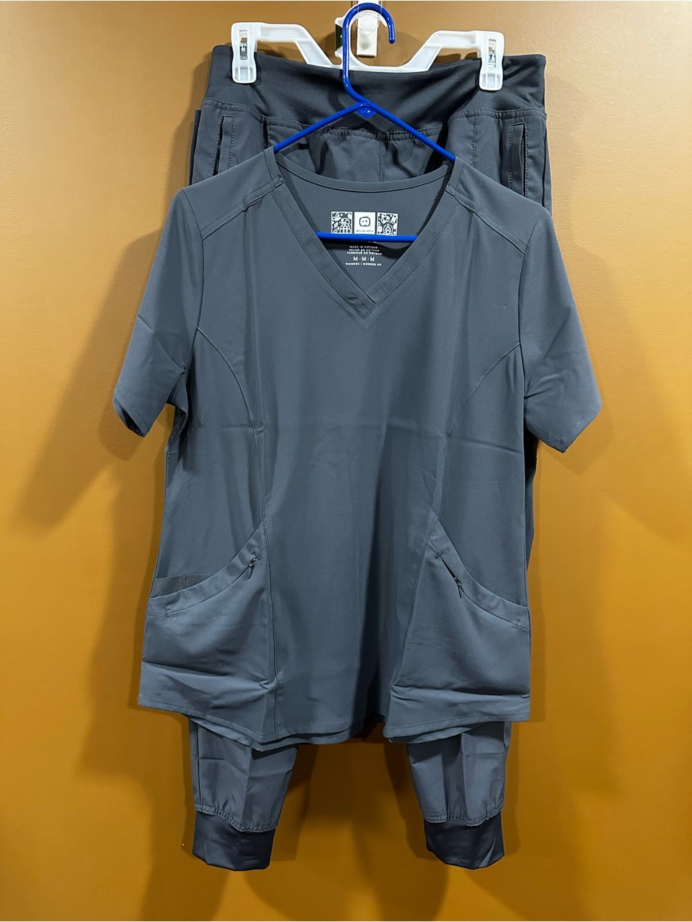 WonderWink Women's Scrub Set in Charcoal Gray